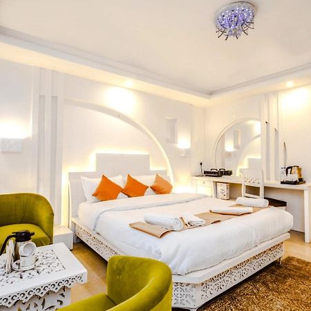 Hotel Snow Princess Manāli Exteriör bild