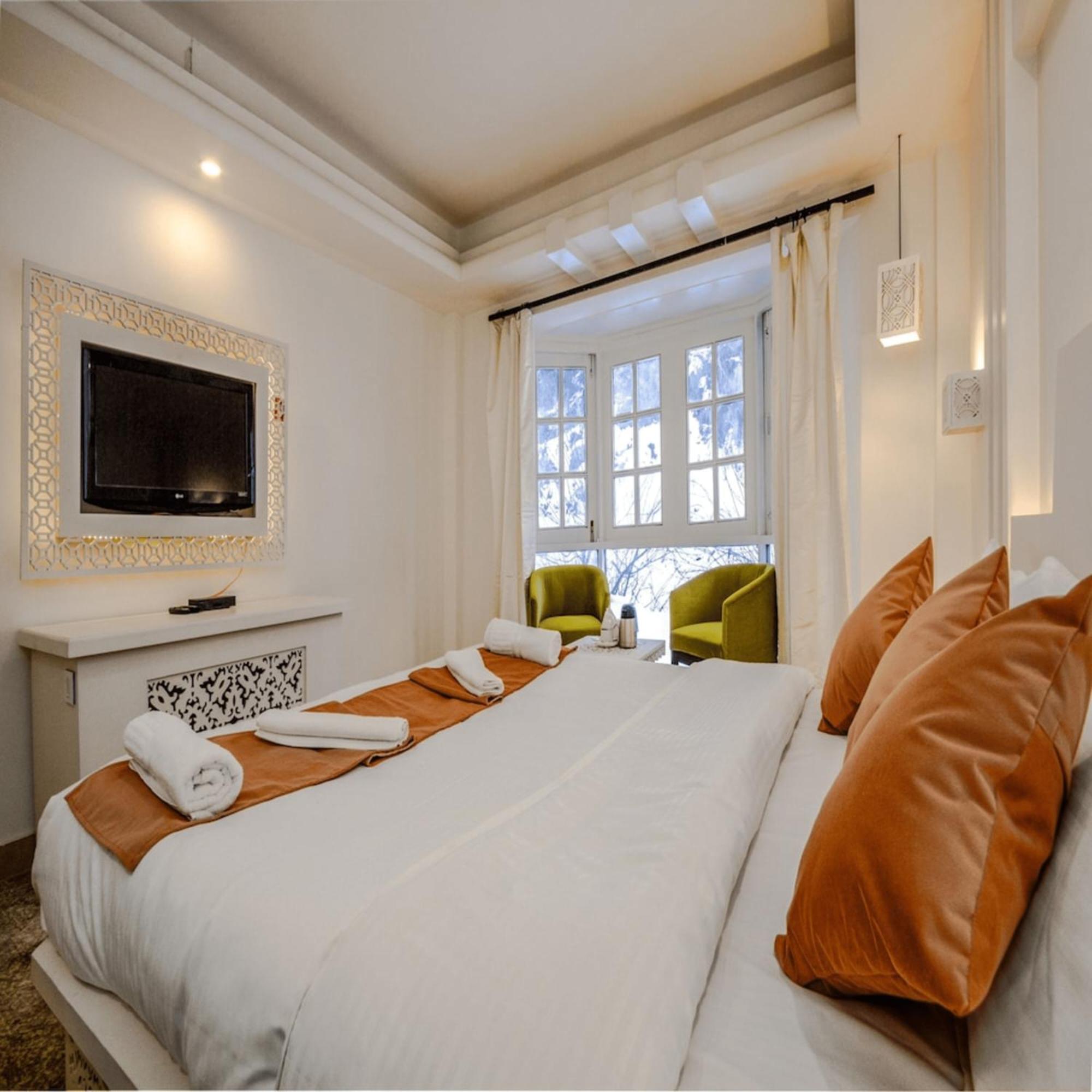 Hotel Snow Princess Manāli Exteriör bild