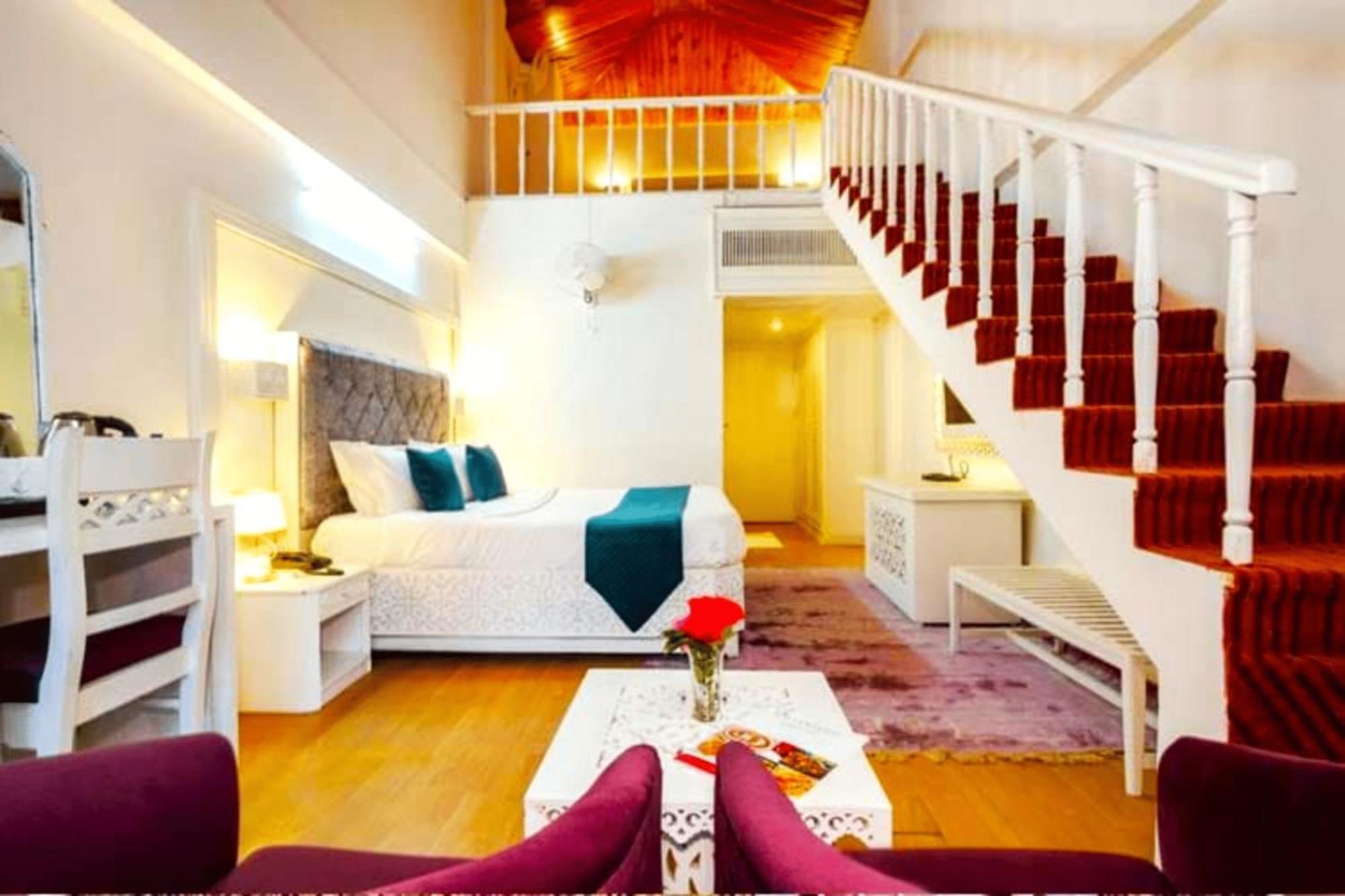 Hotel Snow Princess Manāli Exteriör bild