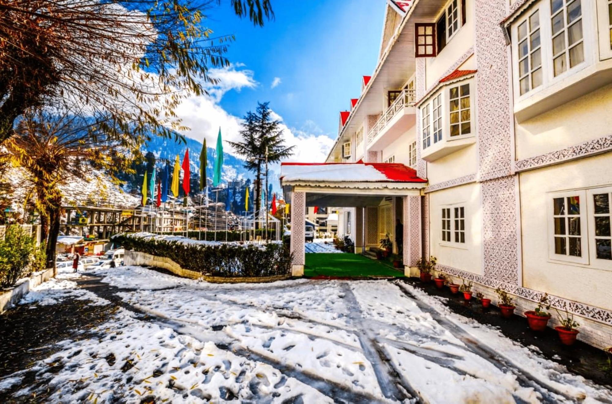 Hotel Snow Princess Manāli Exteriör bild