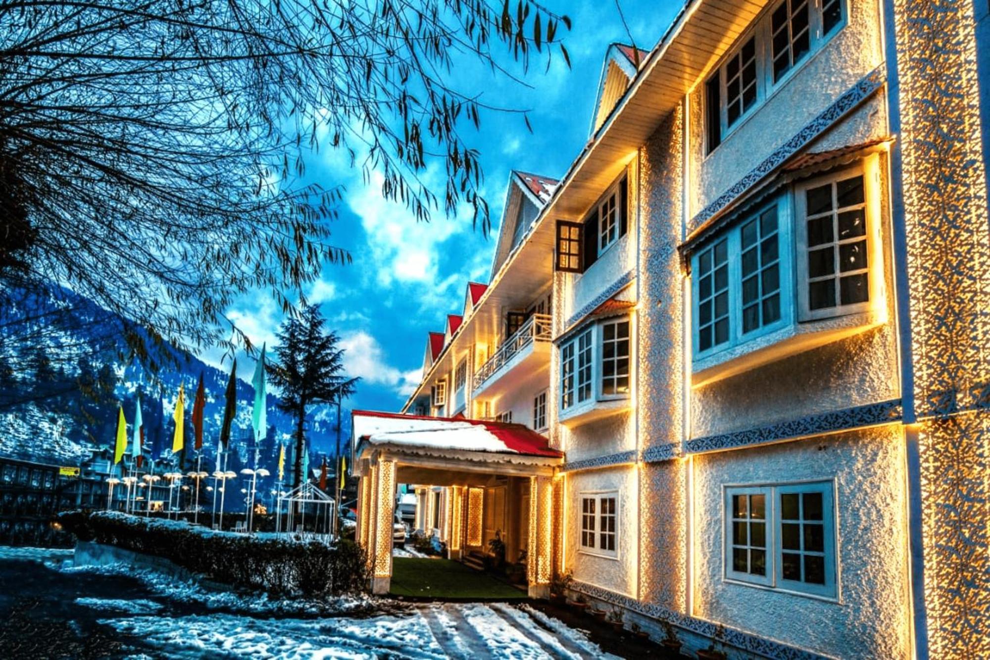 Hotel Snow Princess Manāli Exteriör bild