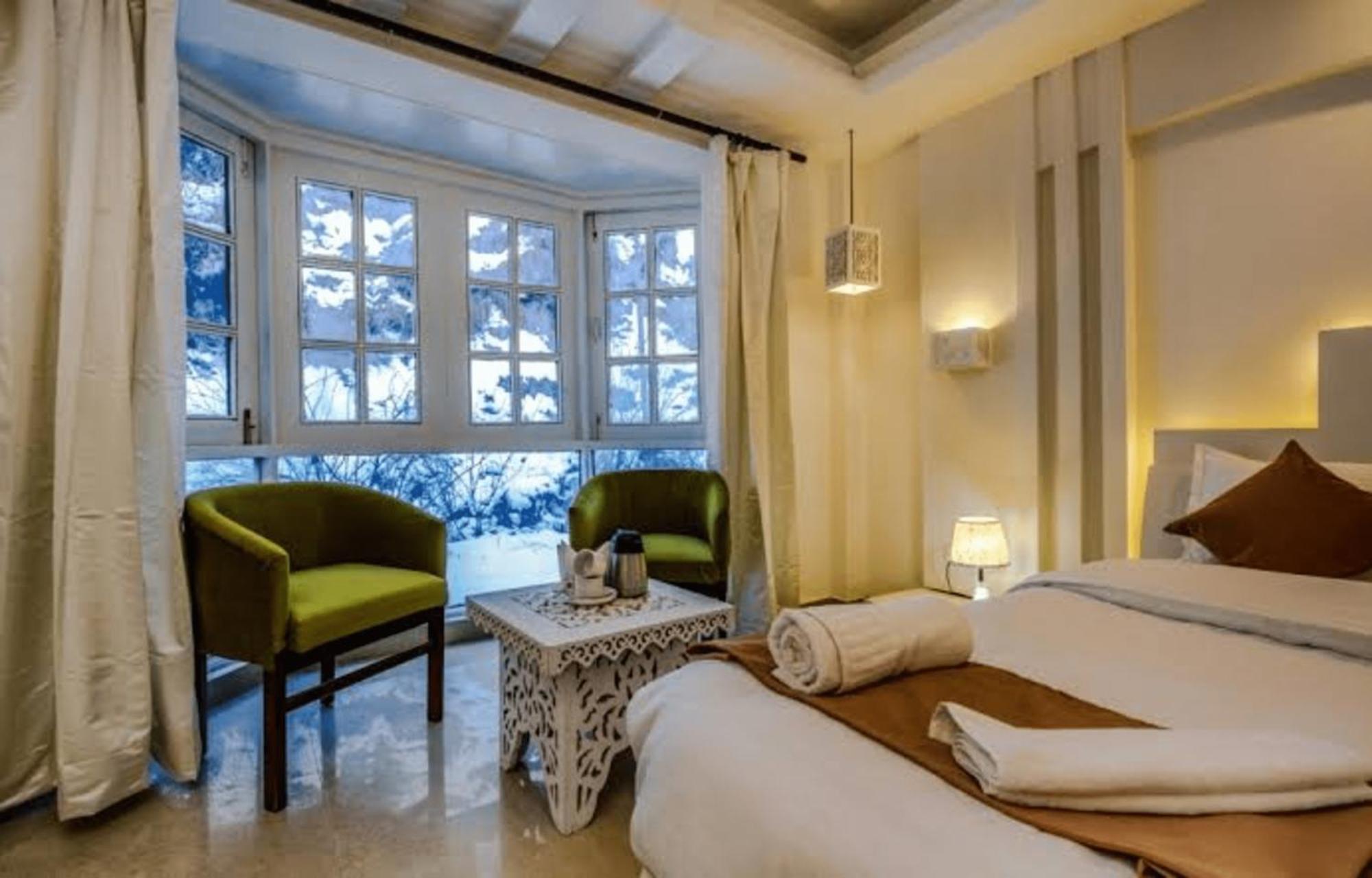 Hotel Snow Princess Manāli Exteriör bild